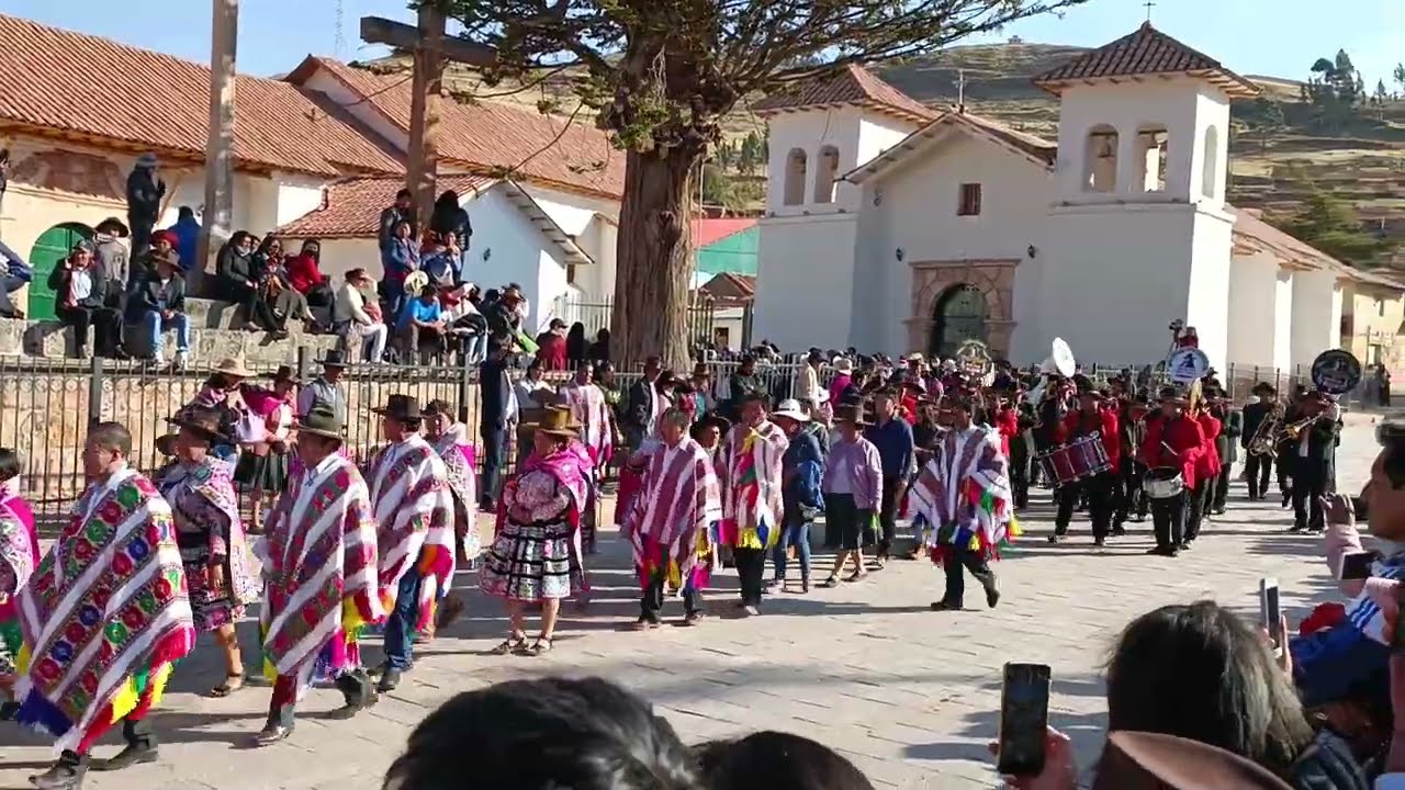 Sán Bartolomé  de Tinta -May. Sr. Walter Ccolque y Sra. Josefina Flores - Banda Tupac Amaru de Tinta