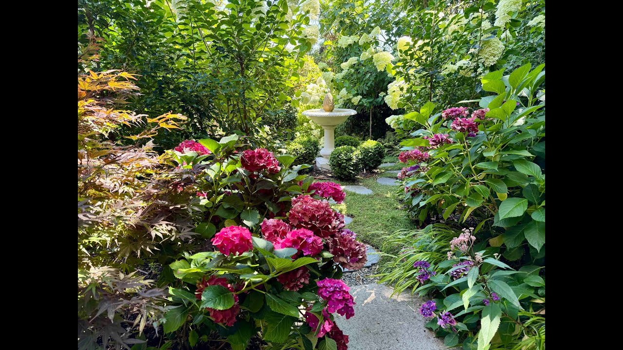 August Pacific Northwest Cottage Garden Mini Tour! 🌱🌸 // Manor Garden