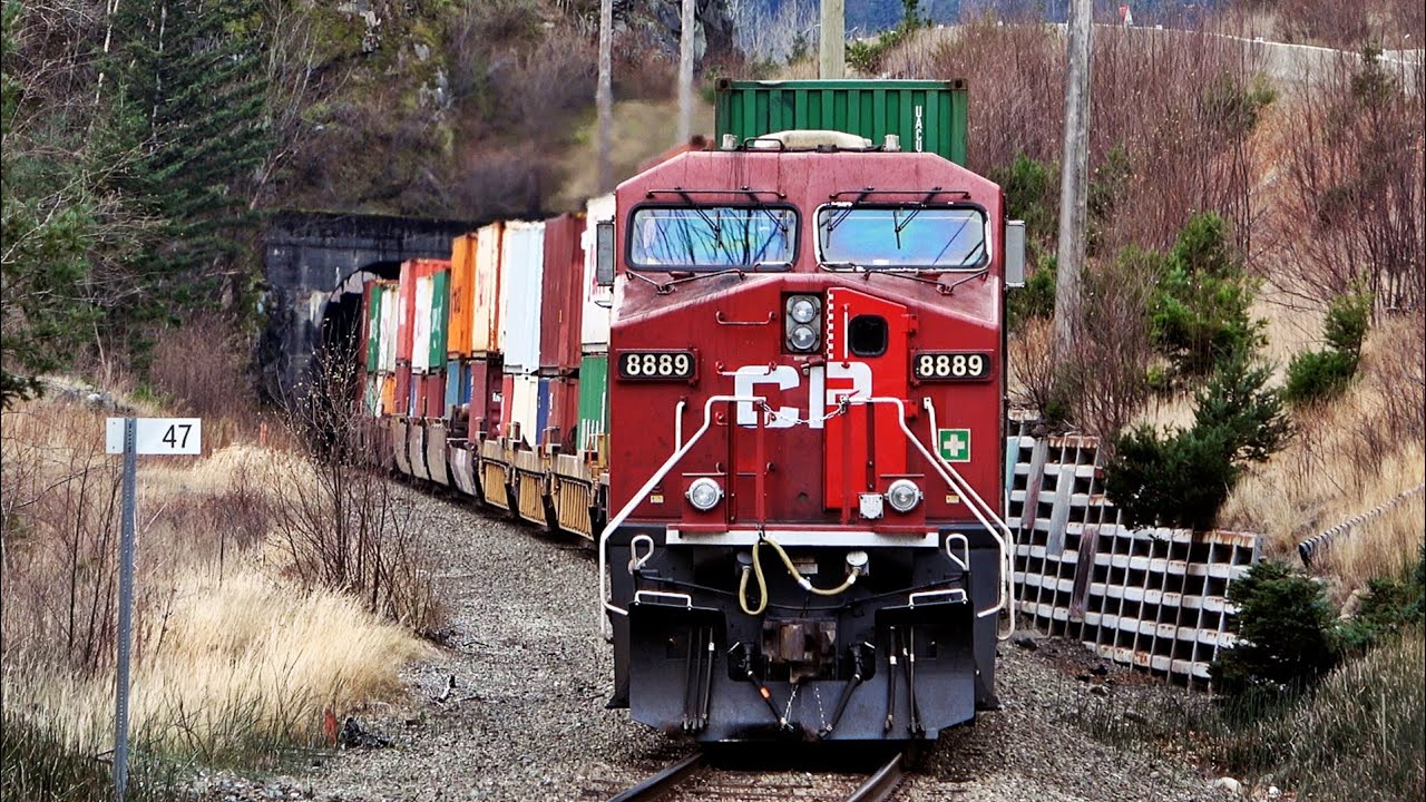 Huge Sized CN & CP Double Stack Trains With 3 DPUs, Working Their Way Into The Cascade Mountains
