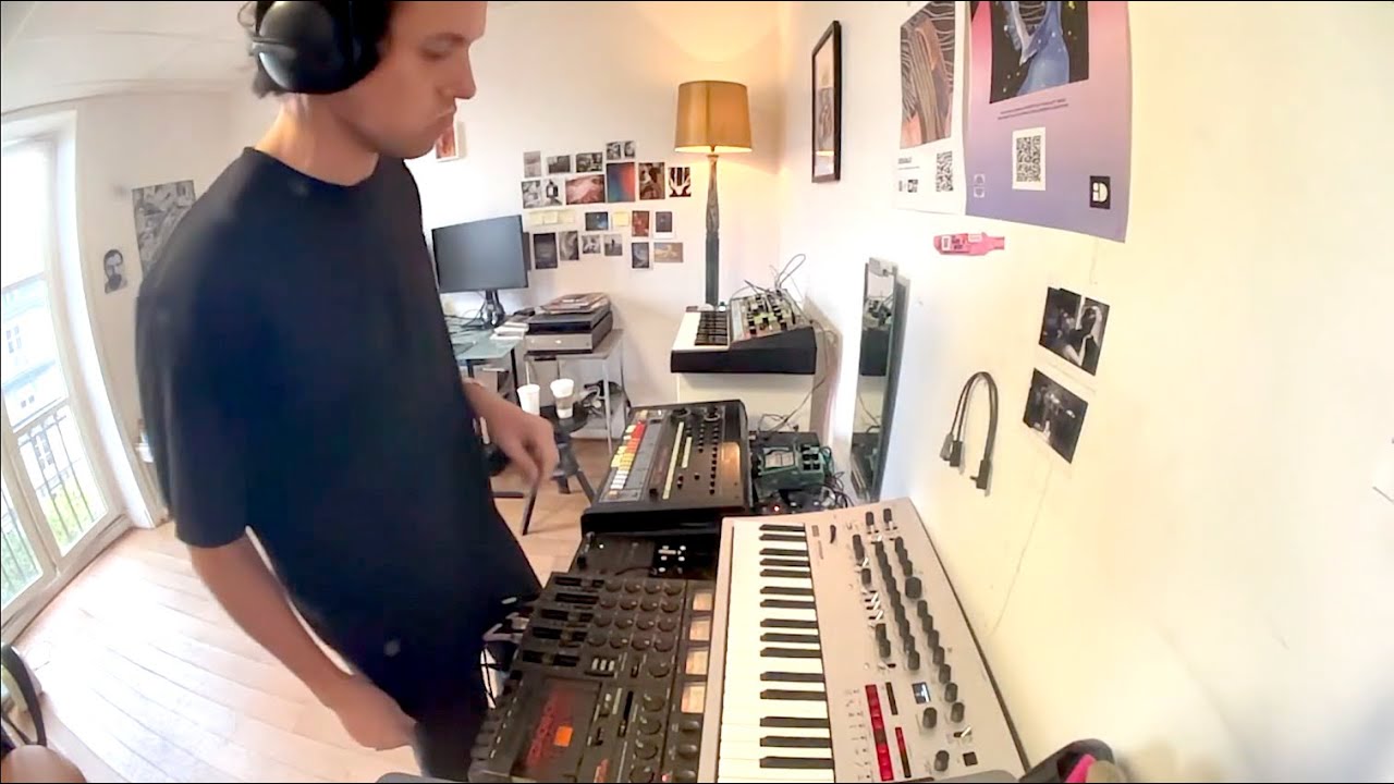 PARANOID LONDON - EATING GLUE // TR-808 + Korg Minilogue + Moog Grandmother