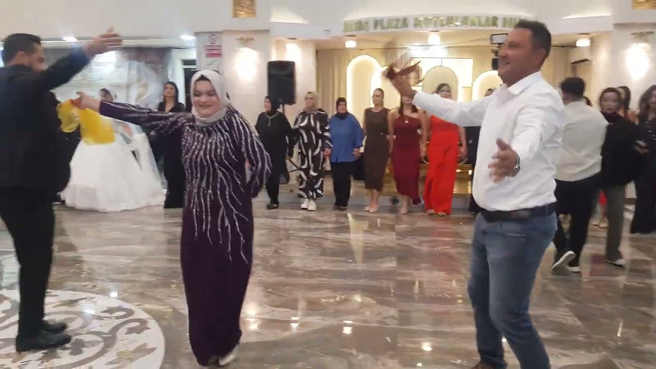 UMUT UTKU TAŞ konser sahne  aşık ile yanarım  Nizip 