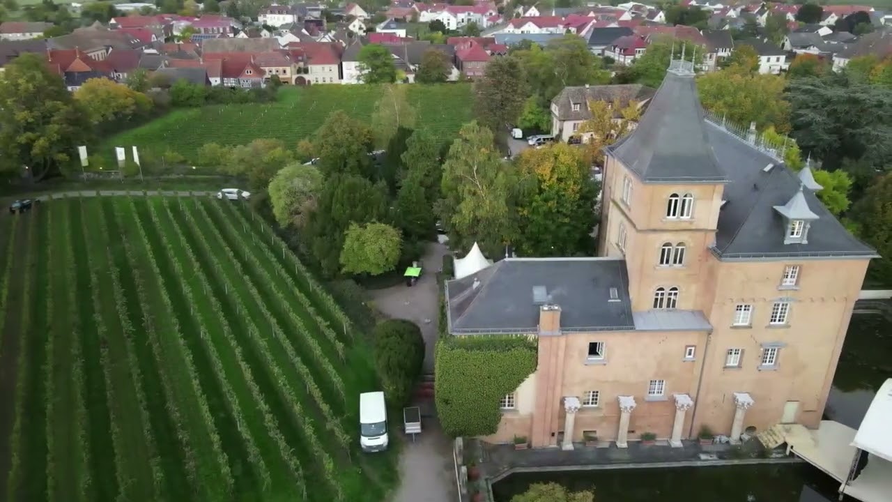 Schloss Edesheim und St  Anna Kapelle