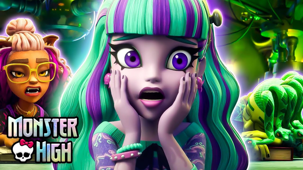 Why Twyla is Afraid of Change? 😱 | Monster High