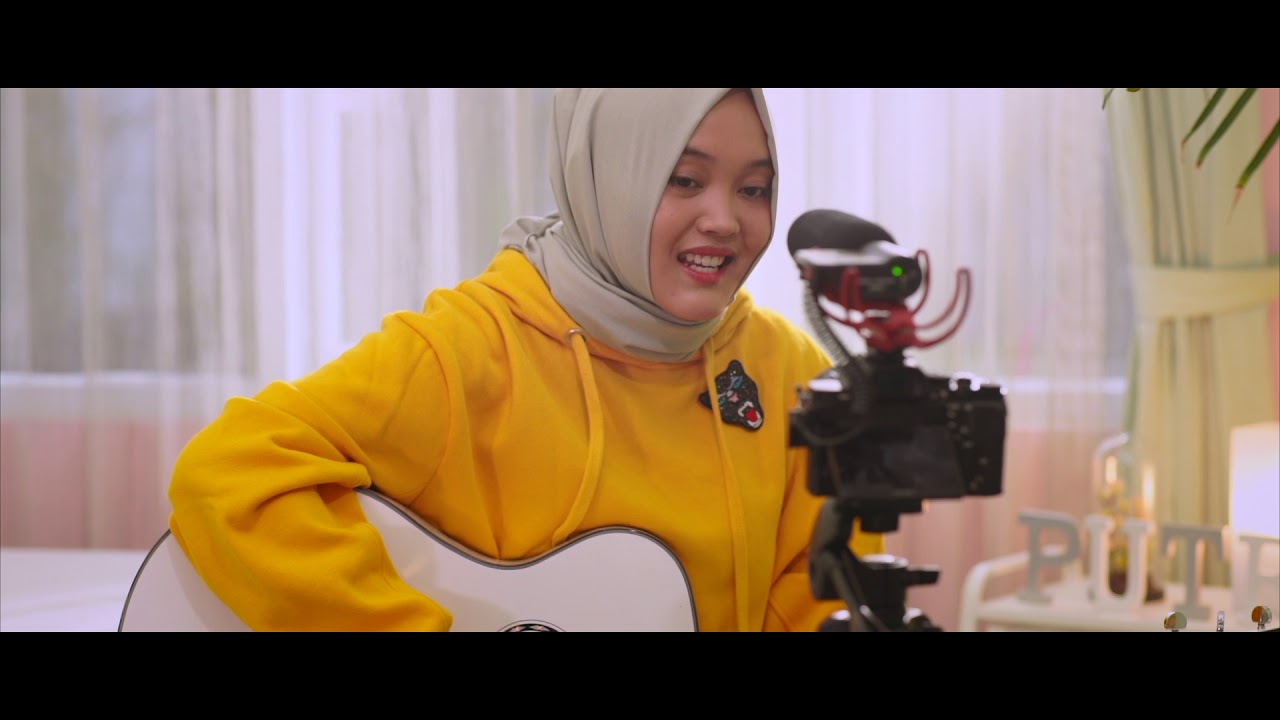 Putri Delina - Kawan ( Official Music Video )
