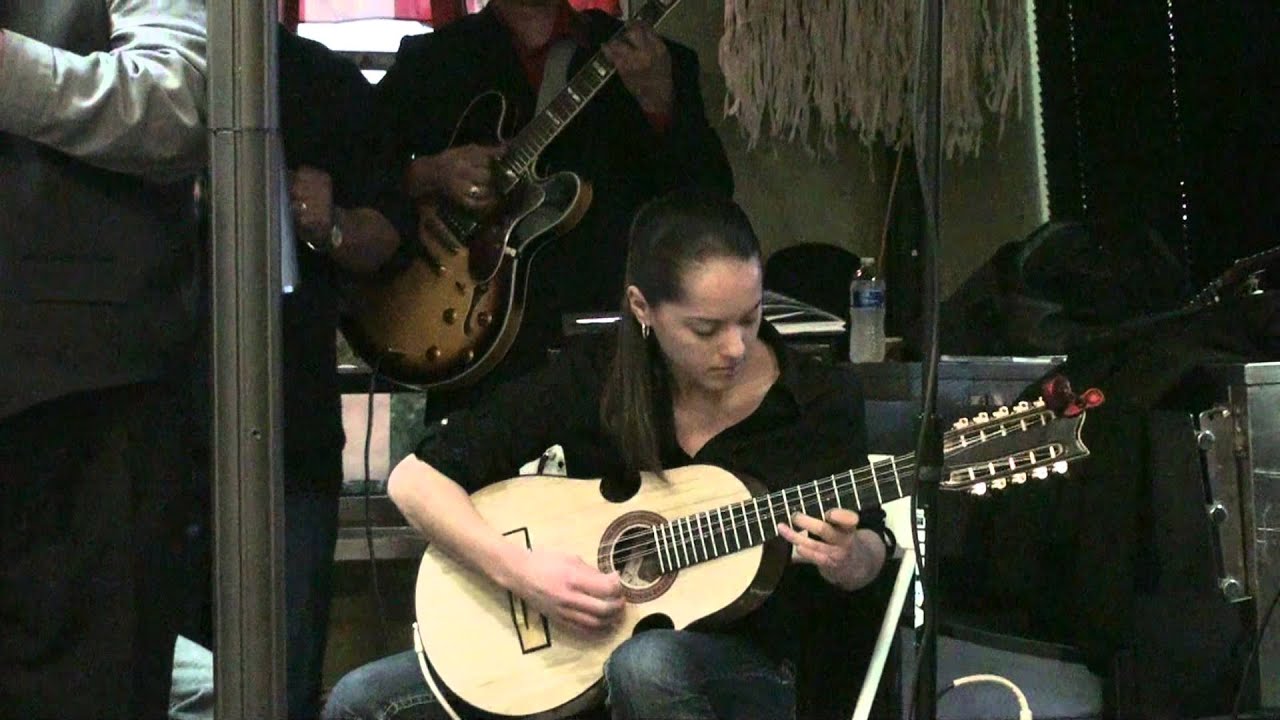 Aguinaldo Jibaro- Iriana playing at La Cabana del Tio Tom Restaurant in Vineland, NJ