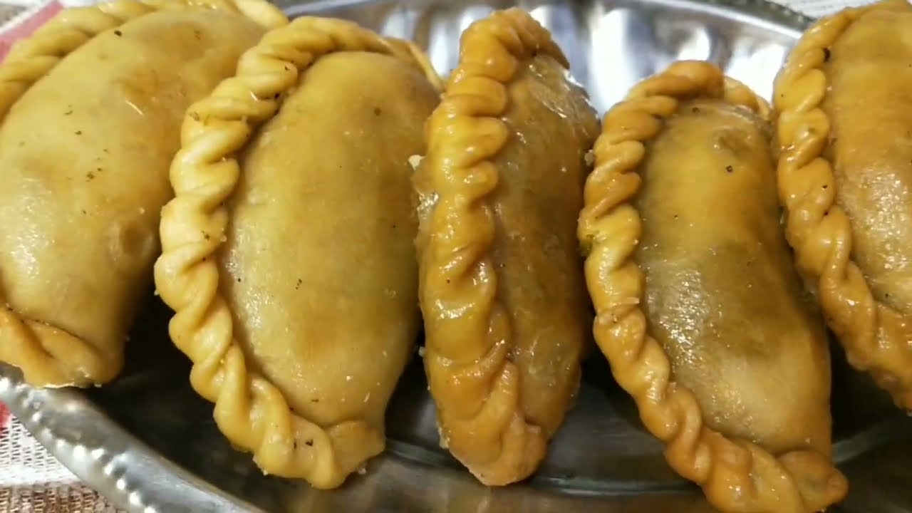 सूजी मावा गुजिया #holispecial @KabitasKitchen @PapaMummyKitchenSpecials @keshavshashivlogs 