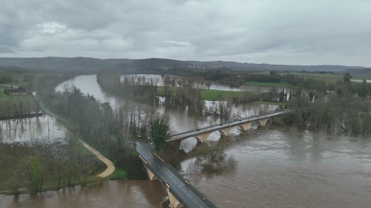 1 minute des survol au Pic de crue à Limeuil