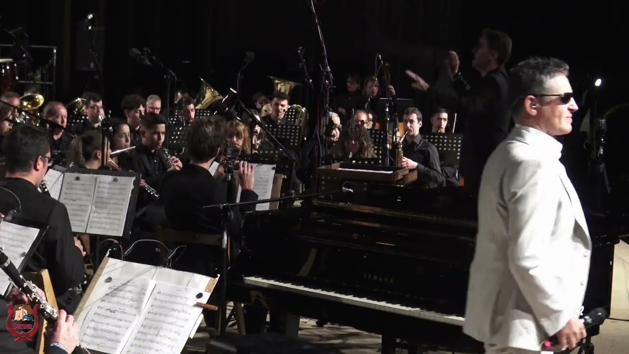 OBERTURA + COMO TODOS (Nino. Bravo). Unión Musical de Petrer y Serafín Zubiri. 08/10/2022