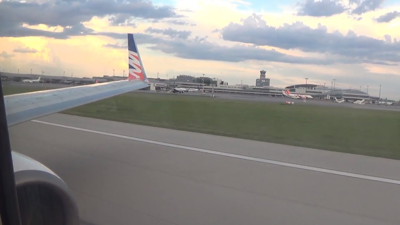 SmartWings Boeing 737-800 - powerful takeoff from Prague