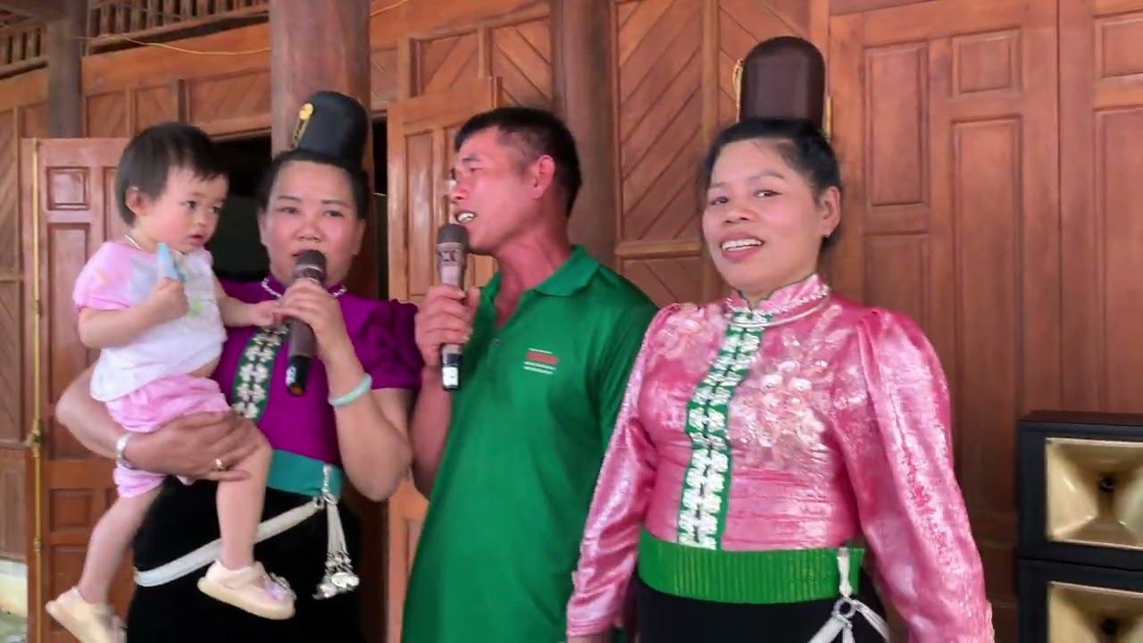 Diệu Huyền và Mỹ Duyên đi thăm Lù Tiêng