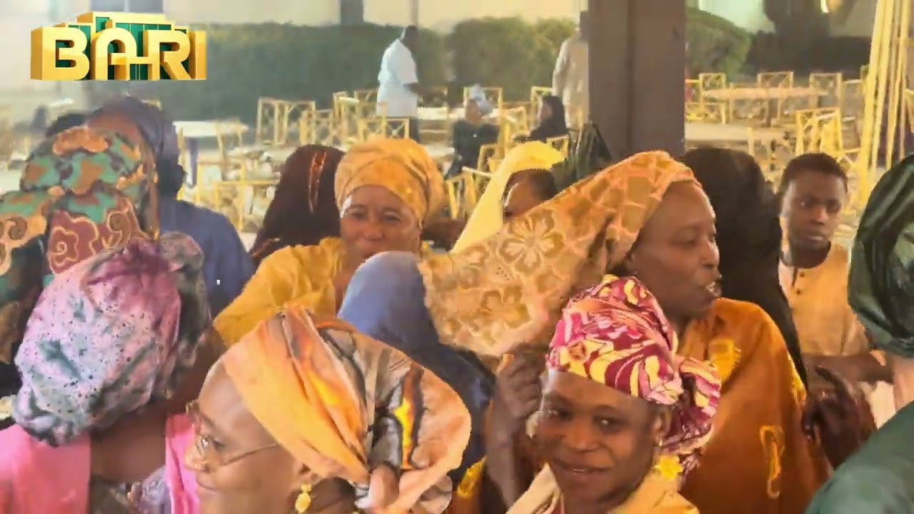 Waƙar Baban Abba Ganduje kenan wacce mata ke rausayawa cikin farin ciki na Walimar auren Naja'atu 