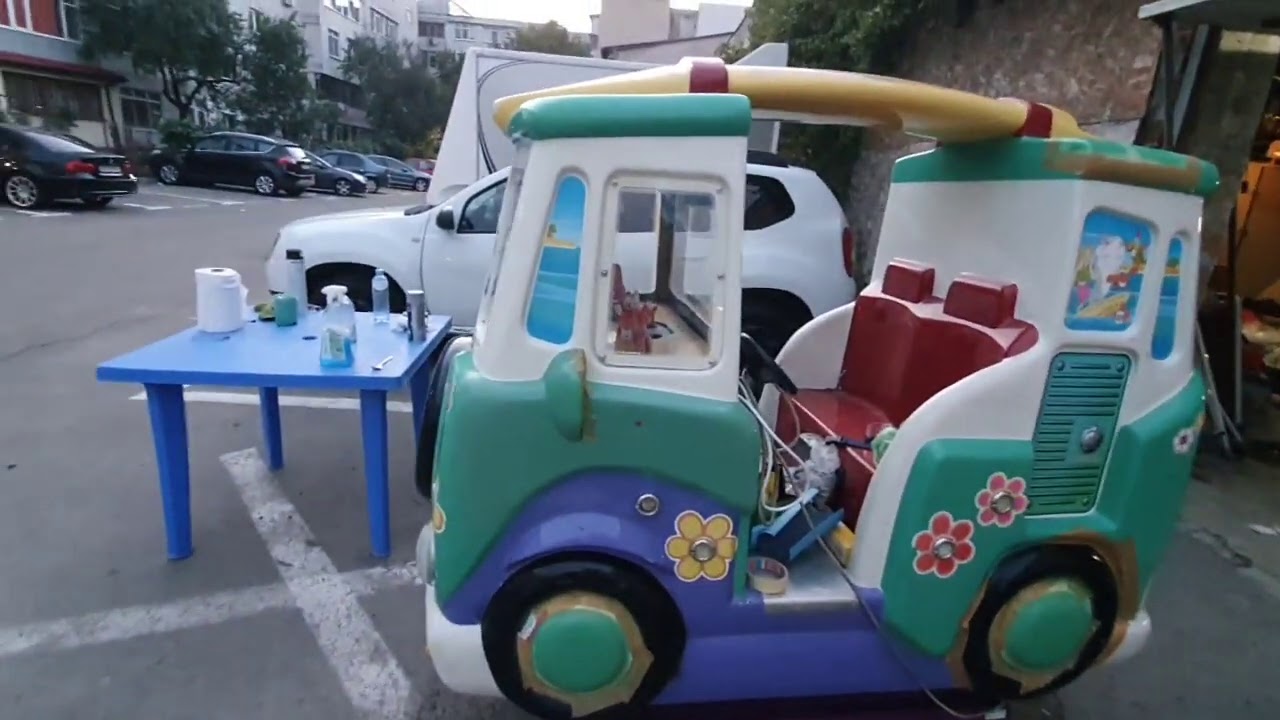 Falgas kiddie rides surf van