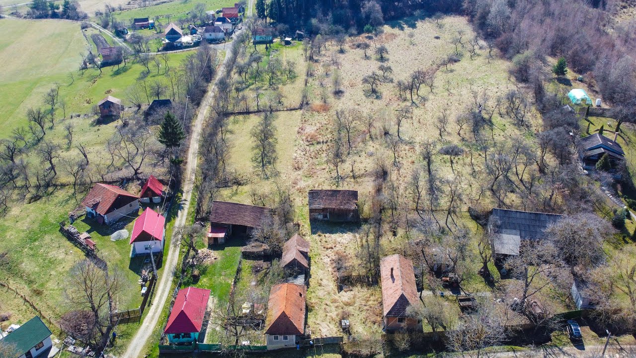 De vânzare teren intravilan 4910 mp și casă în Măgheruș