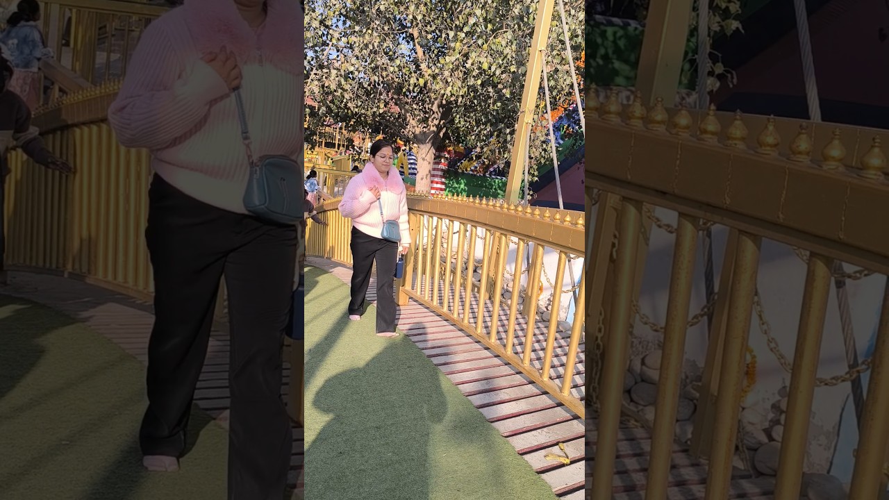 Catwalk At public🤩 #shortvideo #funny #ytshorts #yt #reels #ytshort @sandygupta56
