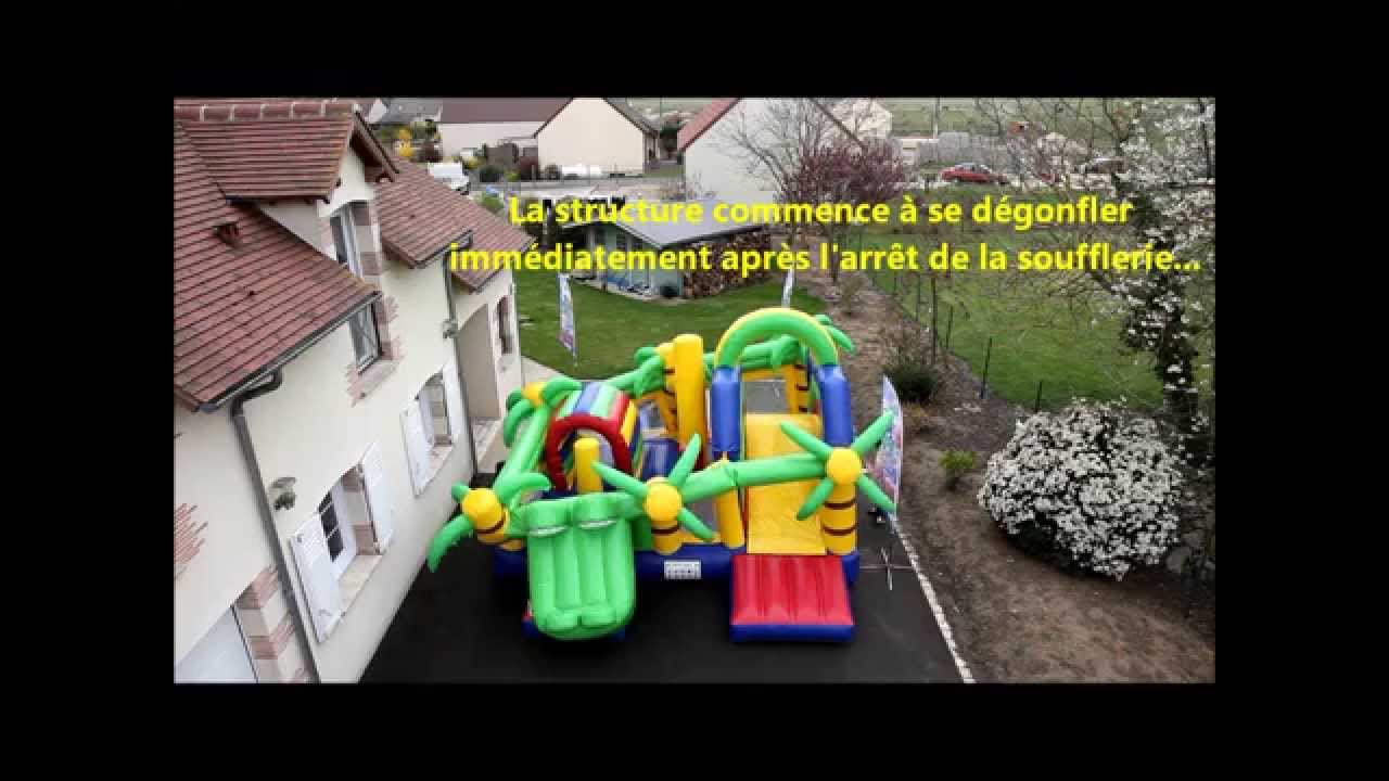 Désinstallation d'une structure gonflable.
