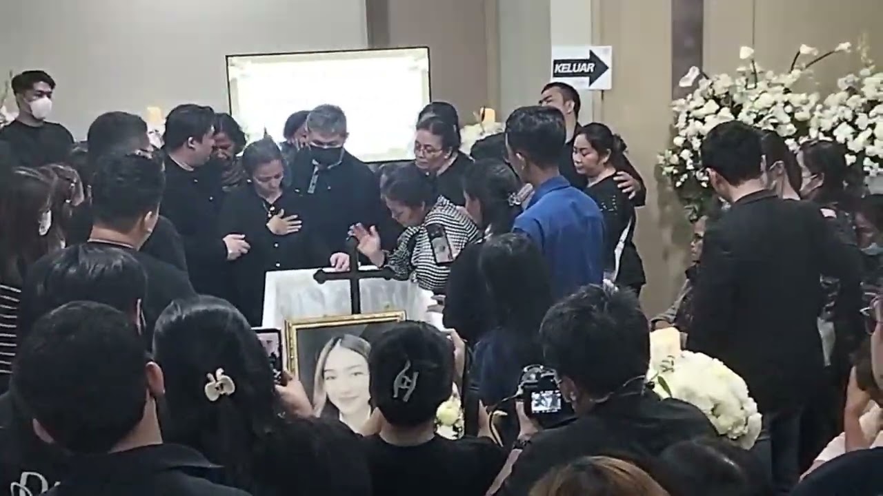 Tidak Rela Detik Detik Peti Mati Melitha Sidabutar Ditutup