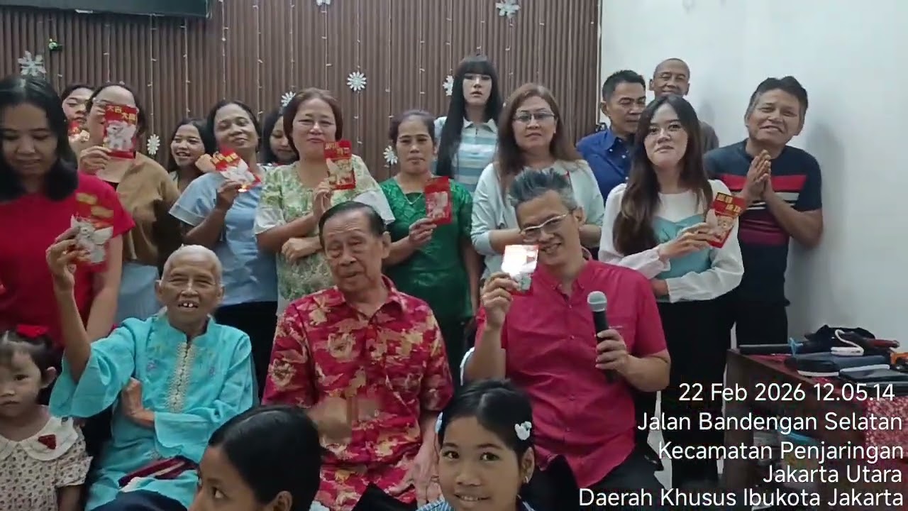 Kekristenan TDK menghapus adat dan tradisi sebuah suku bangsa. Yang baik kita jaga dan budayakan. 