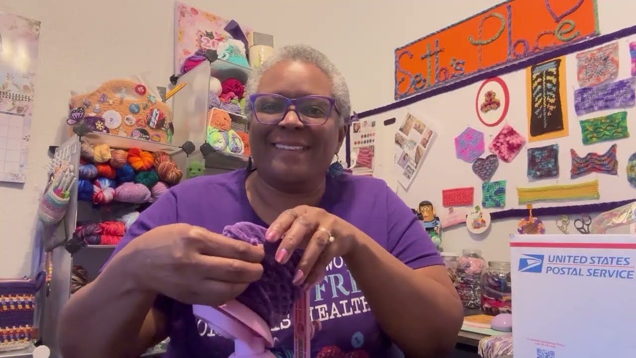 😃💜🧶 Wind up yarn with me! Grab your projects! 😃💜🧶