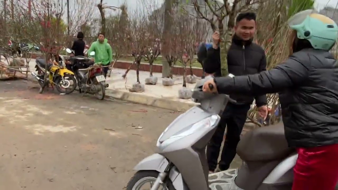 Chợ hoa Xuân  bản sắc dân tộc viết