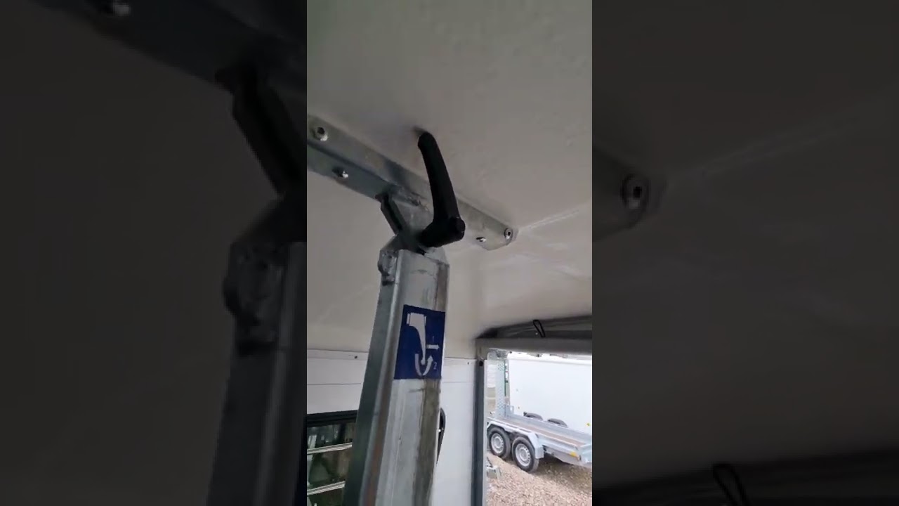 Böckmann Pferdeanhänger Portax L SR - Roomtour