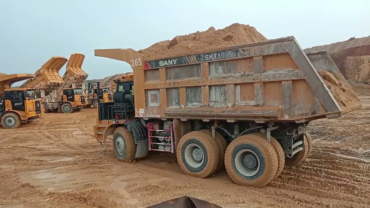 Sany dumper unloading Dumping 