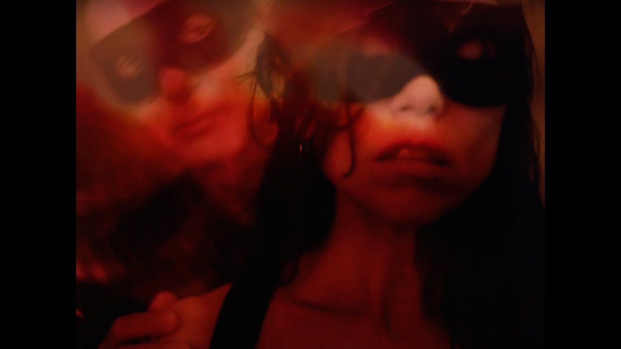 Unloved featuring Etienne Daho - Remember - Clip officiel