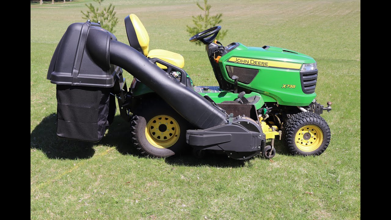 John Deere x738 14 Bushel Rear Bagger