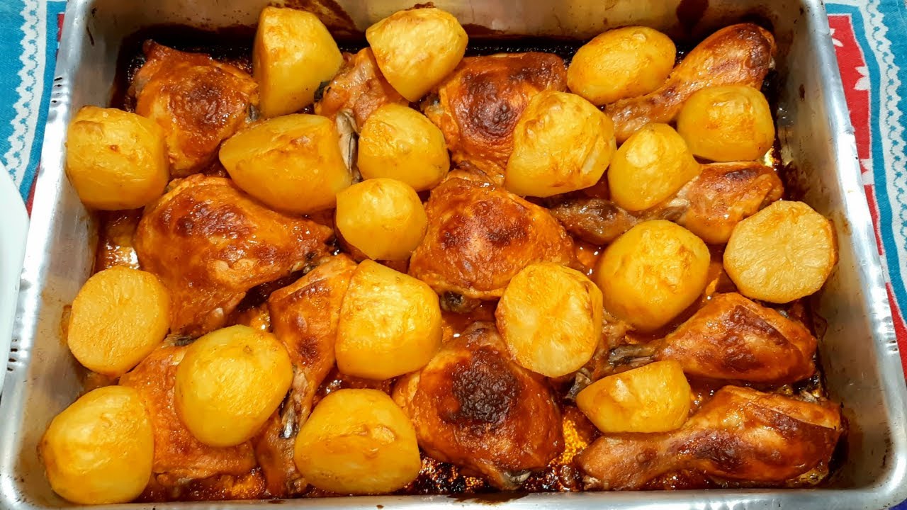 COXA E SOBRECOXA ASSADA NO FORNO COM BATATAS
