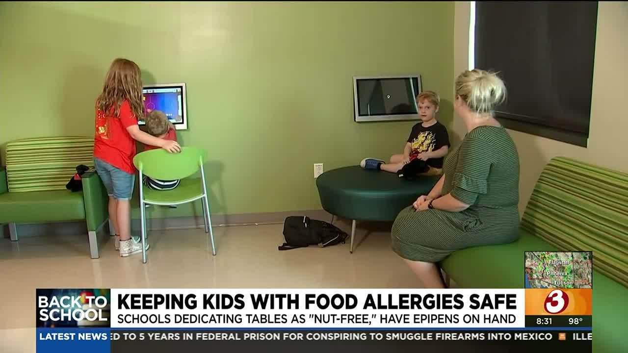 Tips on keeping kids with food allergies safe at school