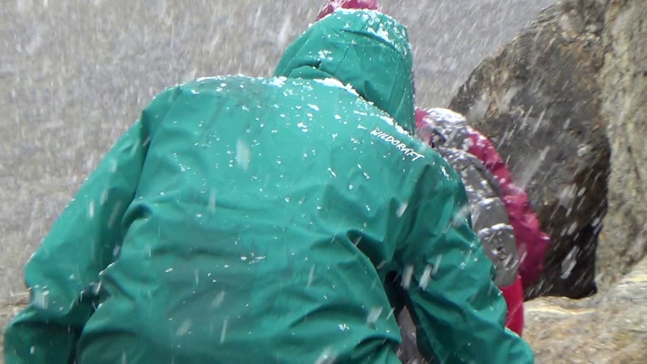 Live snowfall #Lhonak Glacial lake natural Dam area# Sikkim#Snow fall time