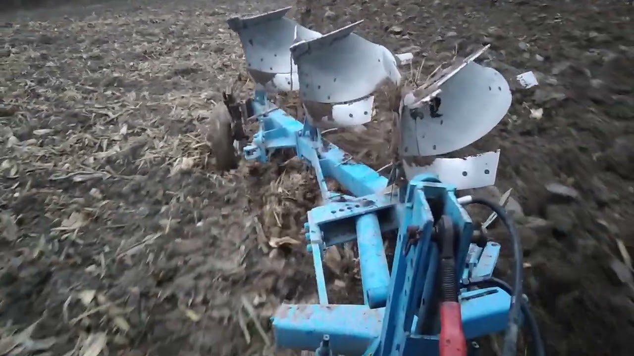 Orka 2022 po kukurydzy *Massey Ferguson 3070*Lemken opal 110