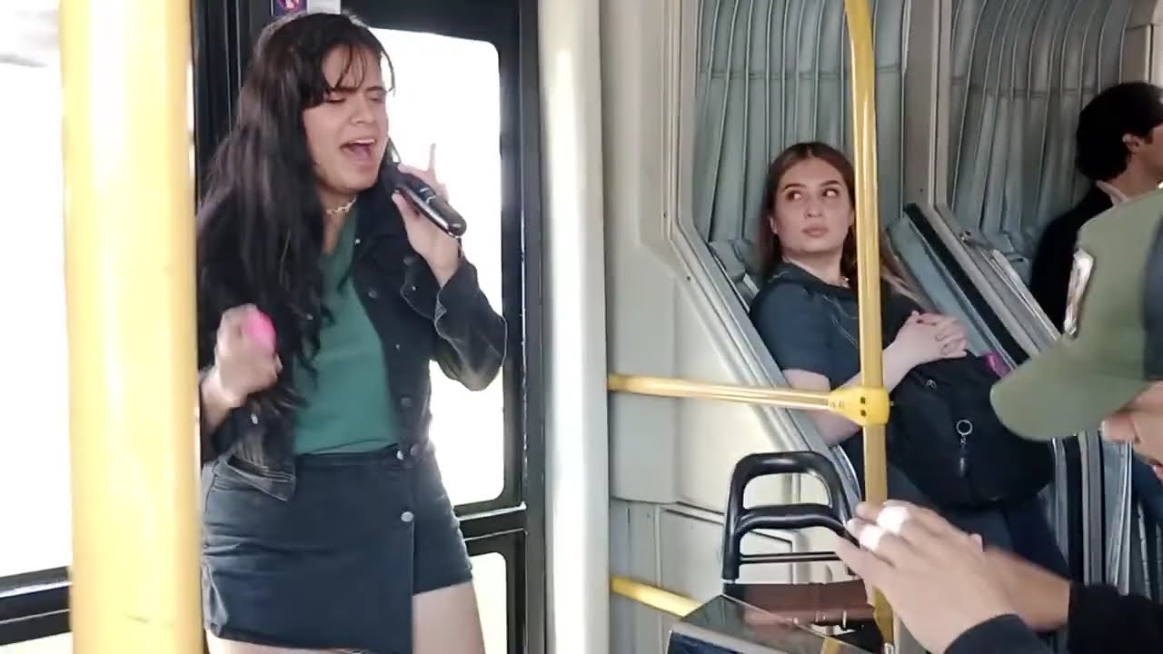 Lagrimas Negras - Transmilenio.- Excelente Talento!