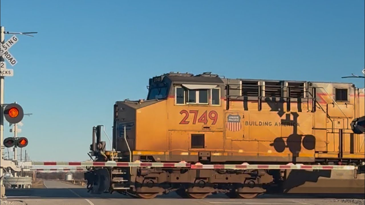 UP Intermodal at Robbins Rd. in Hartford,Illinois #trains #railfanning #hobby