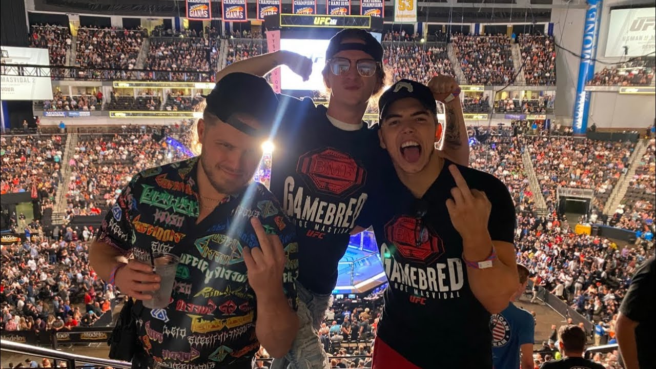 Fans took Sammy Guevara to UFC - Vlog 317