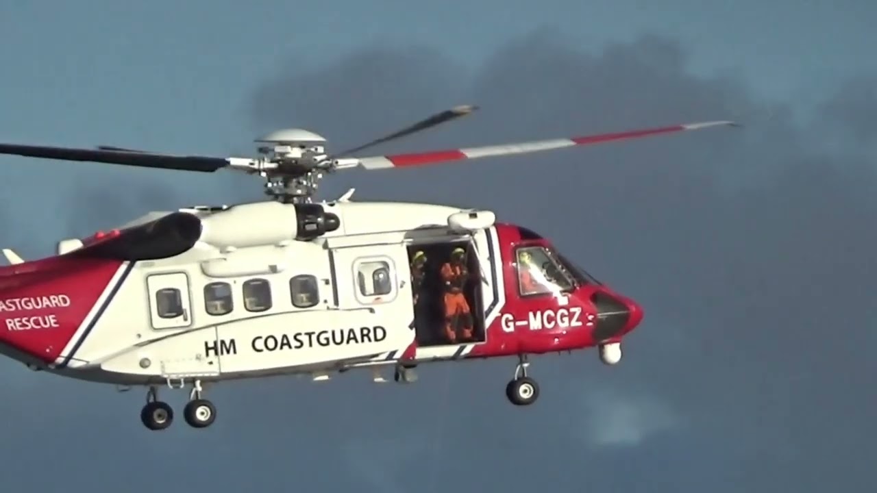 HM Coastguard 924 G-MCGZ at Padstow training in the estuary | Dummy winching from water