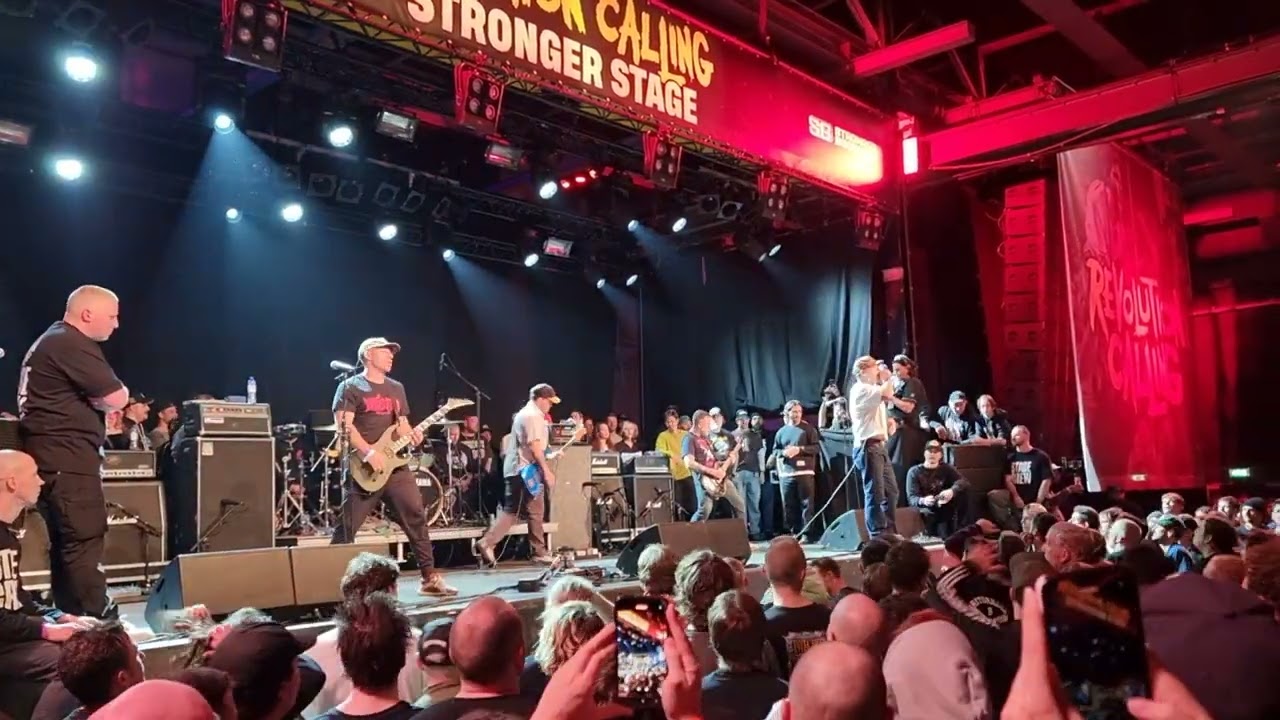 Trapped under ice - street lights @ revolution calling 2025