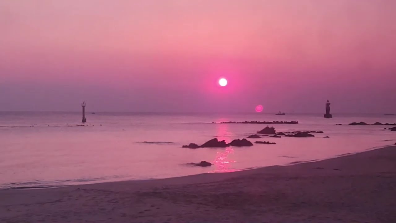26년 2월 10일 여행 탑스모빌 캠핑카 차박 묵호항  논골담길 바람의 언덕, 묵호등대, 어달해수욕장 일출 옥계휴계소