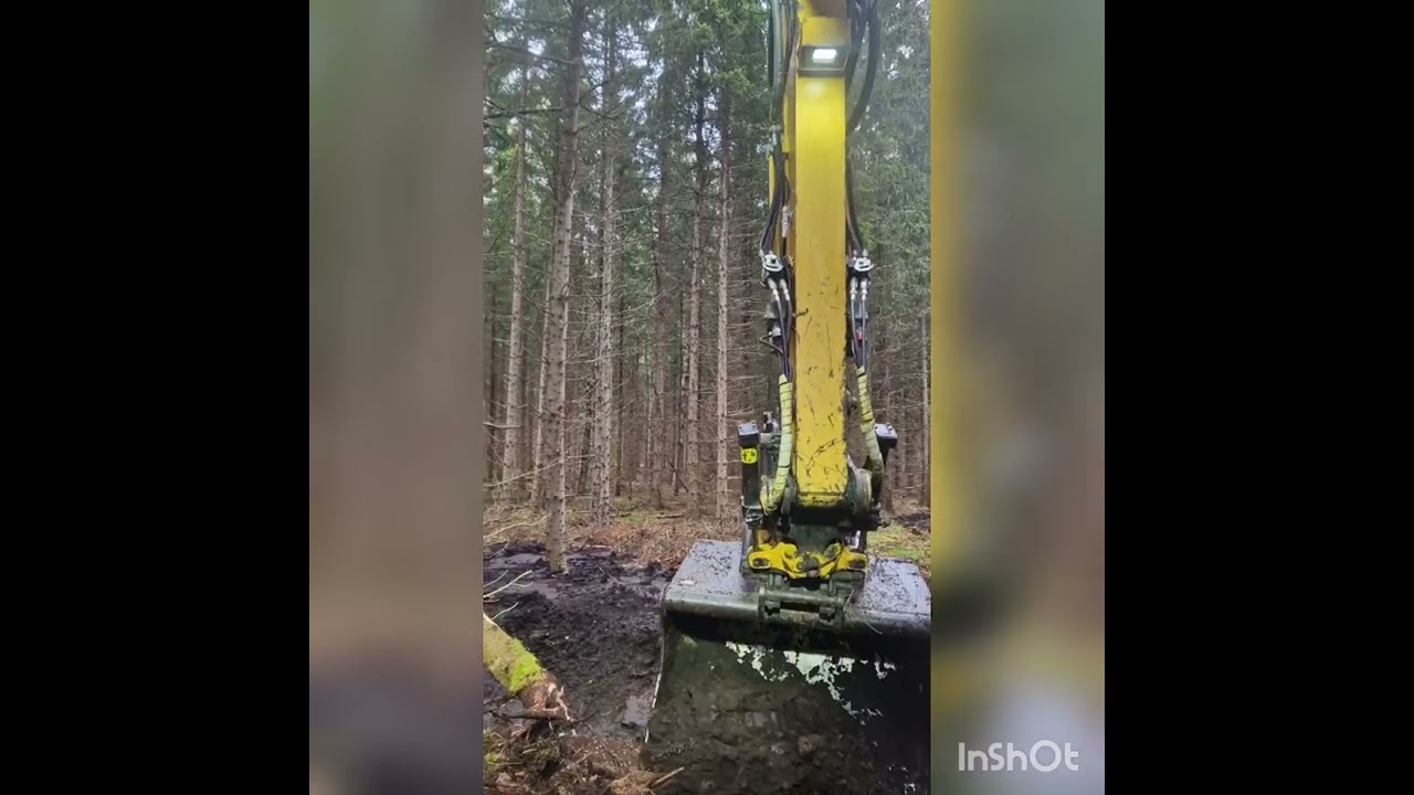 Hyr bandare o kör lite dikning👍