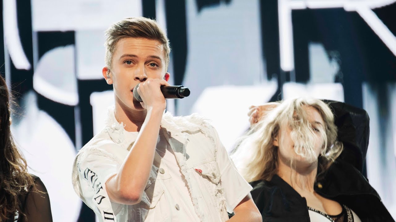 Noah Gerstenfeld sjunger When you’re looking like that i Idol 2017 - Idol Sverige (TV4)
