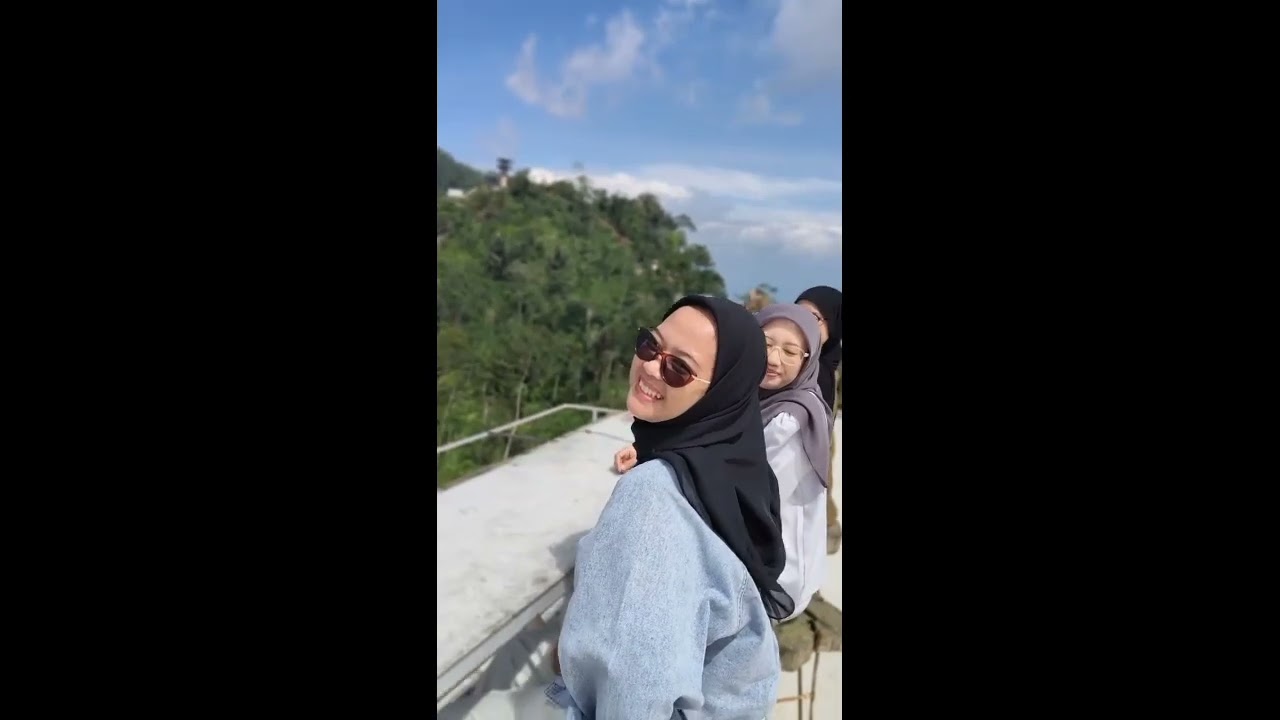 KEBUN TEH NGLINGGO KULONPROGO YOGYAKARTA DAN MELIHAT BUKIT MENOREH