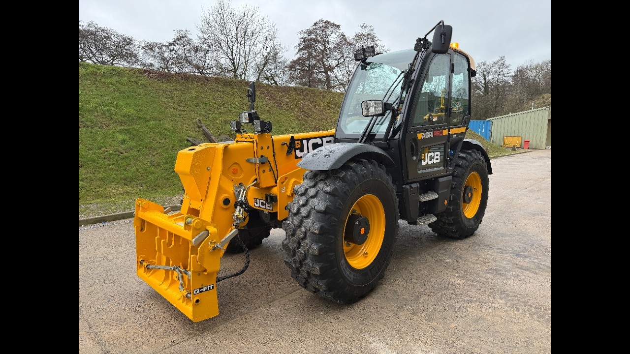 2024 JCB 560-80 Agri Pro Telehandler