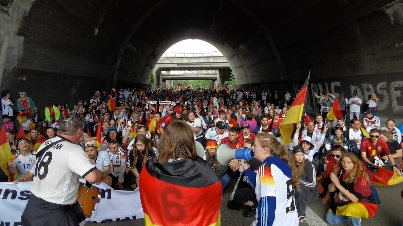 Марш болельщиков в Базеле | Германия 🇩🇪 против Дании 🇩🇰 | Чемпионат Европы среди женщин 2025