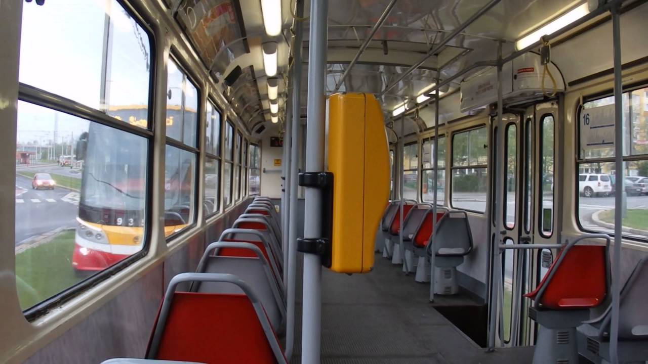 J&iacute;zda tramvaj&iacute; typu T3M na lince 16 v &uacute;seku Sl&aacute;nsk&aacute; - S&iacute;dli&scaron;tě Řepy