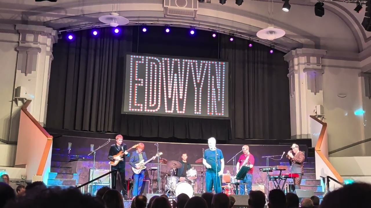 Edwyn Collins - A Girl Like You - Southampton Central Halls - 2 October 2025