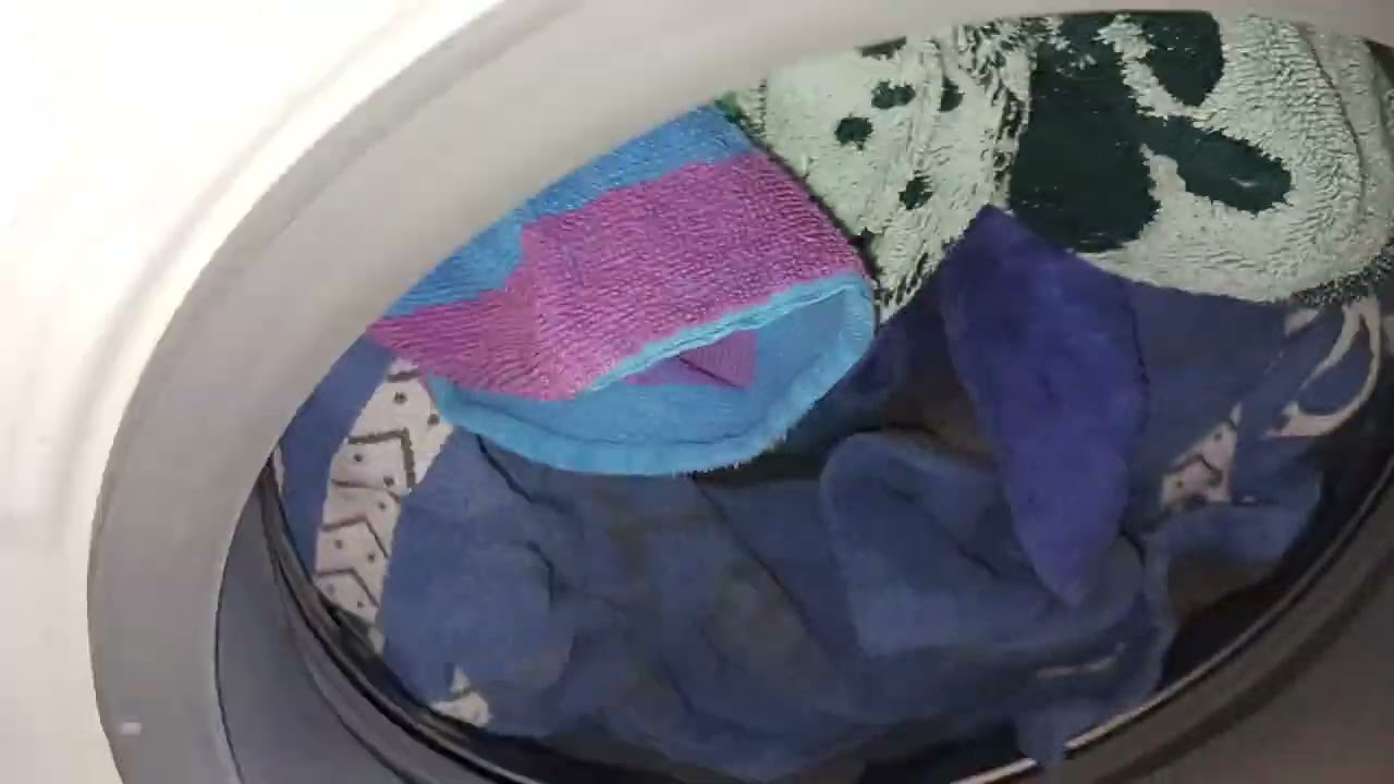 wie man dunkle Handtücher richtig wäscht