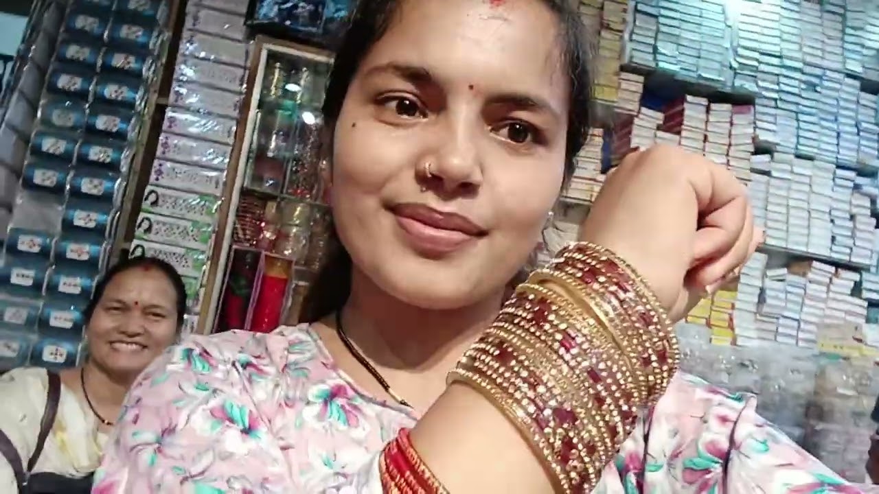 आज हमने भी कर दी करवाचौथ की शॉपिंग ❤️#KarwachauthSpecial @MonikaRawalVlogs 