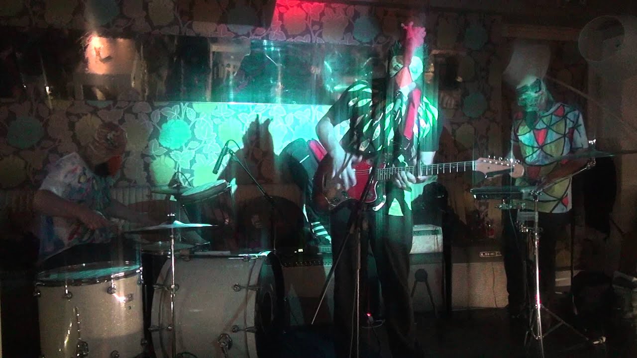 I LOVE YOU TOO : Above The Tree@Viniles - San Benedetto del Tronto