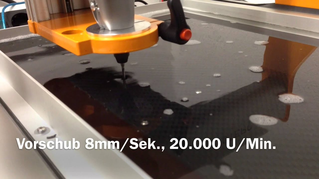 StepCraft 420 - CFK-Fräsen im Wasserbad