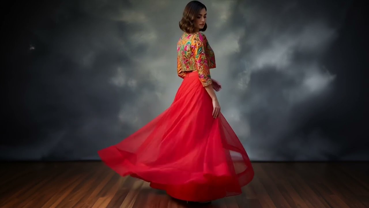 A Statement in Every Step #EveningElegance #LongDressStyle #TimelessGlamour #ElegantSilhouettes