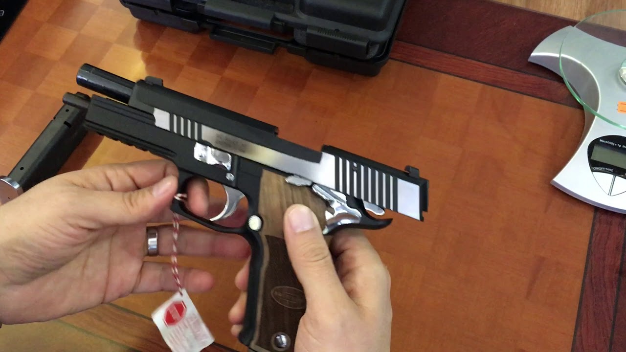 Sig P226 X-Five Mastershop Black and White 9mm